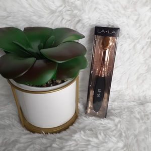 💥8=$20 LA LA The Oval Brush